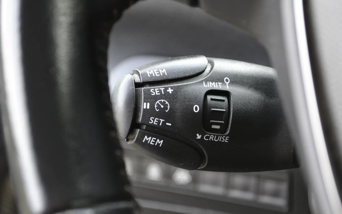 Peugeot Rifter cena 55555 przebieg: 148030, rok produkcji 2018 z Serock małe 562